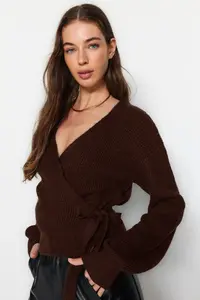 TRENDYOLMİLLA Brown Soft textured Double breasted Collar Knitwear Cardigan - Image 3