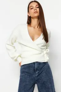 TRENDYOLMİLLA Ecru Soft textured Double breasted Collar Knitwear Cardigan - Image 3