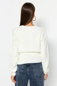 TRENDYOLMİLLA Ecru Soft textured Double breasted Collar Knitwear Cardigan - Image 5