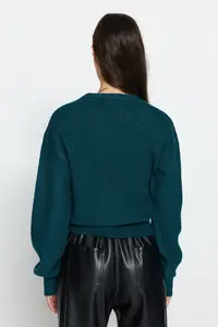 TRENDYOLMİLLA Oil Soft textured Double breasted Collar Knitwear Cardigan - Image 5