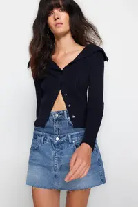 TRENDYOLMİLLA Navy Blue Crop Turndown collar Knitwear Cardigan