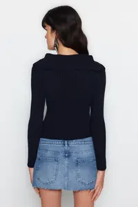 TRENDYOLMİLLA Navy Blue Crop Turndown collar Knitwear Cardigan - Image 5