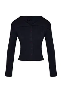 TRENDYOLMİLLA Navy Blue Crop Turndown collar Knitwear Cardigan - Image 6