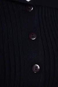TRENDYOLMİLLA Navy Blue Crop Turndown collar Knitwear Cardigan - Image 7