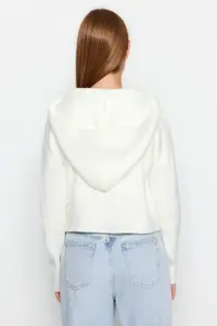 TRENDYOLMİLLA Ecru Crop Hooded textured Zippered Knitwear Cardigan - Image 4