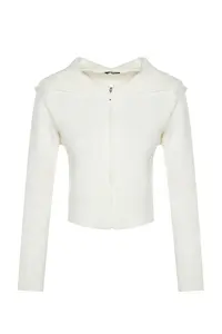 TRENDYOLMİLLA Ecru Crop Hooded textured Zippered Knitwear Cardigan - Image 5