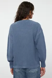 TRENDYOLMİLLA Indigo Couple Basic V-neck Knitwear Cardigan - Image 6