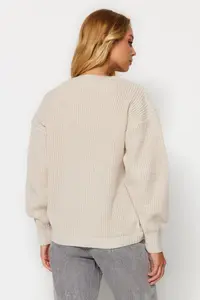 TRENDYOLMİLLA Stone Basic V-neck Knitwear Cardigan - Image 5