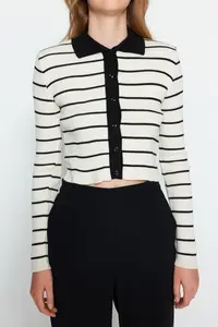 TRENDYOLMİLLA Black Crop Polo Shirt Collar Knitwear Bodysuit Cardigan - Image 4