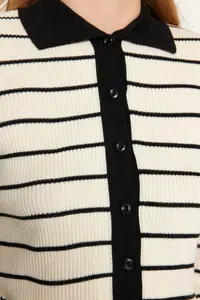 TRENDYOLMİLLA Black Crop Polo Shirt Collar Knitwear Bodysuit Cardigan - Image 5