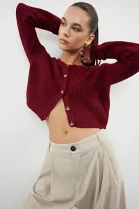 TRENDYOLMİLLA Burgundy Super Crop Basic Knitwear Cardigan