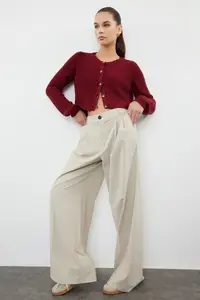 TRENDYOLMİLLA Burgundy Super Crop Basic Knitwear Cardigan - Image 2