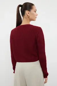 TRENDYOLMİLLA Burgundy Super Crop Basic Knitwear Cardigan - Image 5