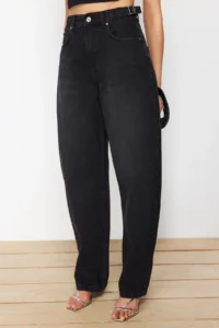 TRENDYOLMİLLA Black More Sustainable Bol Kesim High Waist Loose Baggy jeans - Image 4