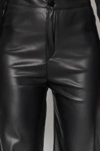TRENDYOLMİLLA Black Faux Leather Wide Leg Pocket Detail Knitting Pants - Image 4