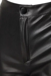 TRENDYOLMİLLA Black Faux Leather Wide Leg Pocket Detail Knitting Pants - Image 8