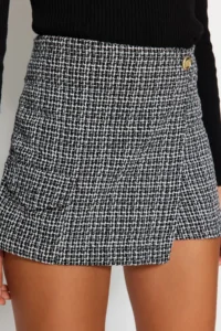 TRENDYOLMiLLA Gray Button and Pocket Detail Weaving Shorts Skirt - Image 4