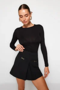 TRENDYOLMiLLA Black Pocket Detail Weaving Shorts Skirt - Image 5