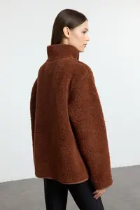 TRENDYOLMİLLA Winter Essentials Brown Thick Fleece Zippered Dog collar with pocket Knitting Sweatshirt - Image 5