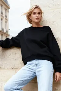 TRENDYOLMİLLA Black Thick Fleece Inside Regular/Normal Pattern Crew Neck Basic Knitting Sweatshirt - Image 2