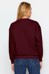 TRENDYOLMİLLA Burgundy Thick Regular/Normal Pattern Crew Neck Basic Knitting Sweatshirt with Fleece Inside - Image 7