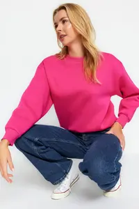 TRENDYOLMİLLA Fuchsia Thick Regular/Normal Pattern Crew Neck Basic Knitting Sweatshirt with Fleece Inside - Image 2
