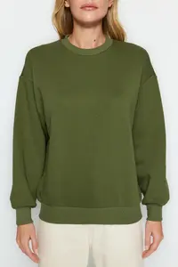 TRENDYOLMİLLA Khaki Thick With Fleece Inside Regular/Normal Pattern Crew Neck Basic Knitting Sweatshirt - Image 4