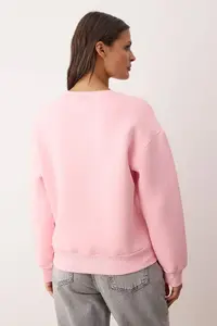 TRENDYOLMİLLA Light Pink Thick Regular/Normal Pattern Crew Neck Basic Knitting Sweatshirt with Fleece Inside - Image 4