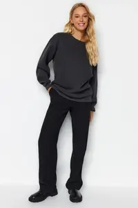 TRENDYOLMİLLA Anthracite Oversized/Relaxed Cut Basic Crew Neck Thick/Fleece-lined Knitting Sweatshirt - Image 5