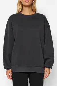TRENDYOLMİLLA Anthracite Oversized/Relaxed Cut Basic Crew Neck Thick/Fleece-lined Knitting Sweatshirt - Image 6