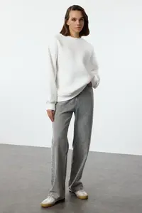 TRENDYOLMİLLA Ecru Oversized/Comfortable Cut Basic Crew Neck Thick/Fleece-lined Knitting Sweatshirt - Image 2