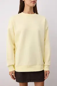 TRENDYOLMİLLA Light Yellow Oversized/Comfortable Cut Basic Crew Neck Thick/Fleece-lined Knitting Sweatshirt - Image 3