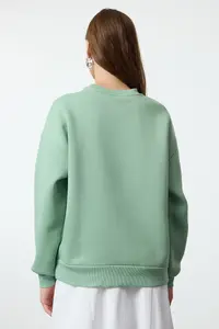 TRENDYOLMİLLA MINT Oversized/Comfortable Cut Basic Crew Neck Thick/Fleece-lined Knitting Sweatshirt - Image 7