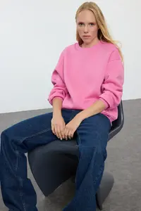 TRENDYOLMİLLA Pink Oversized/Relaxed Cut Basic Crew Neck Thick/Fleece-lined Knitting Sweatshirt - Image 5