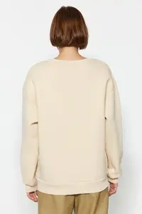 TRENDYOLMİLLA Stone Oversized/Comfortable Cut Basic Crew Neck Thick/Fleece-lined Knitting Sweatshirt - Image 7