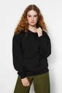 TRENDYOLMİLLA Black Thick Oversized/Wide Pattern Hooded Basic Knitting Sweatshirt with Fleece Inside - Image 3