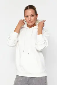 TRENDYOLMİLLA Ecru Thick Oversized/Wide Pattern Hooded Basic Knitting Sweatshirt with Fleece Inside - Image 3