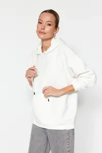 TRENDYOLMİLLA Ecru Thick Oversized/Wide Pattern Hooded Basic Knitting Sweatshirt with Fleece Inside - Image 5