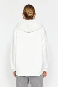 TRENDYOLMİLLA Ecru Thick Oversized/Wide Pattern Hooded Basic Knitting Sweatshirt with Fleece Inside - Image 7