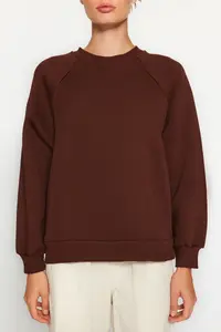 TRENDYOLMİLLA Dark Brown relaxed/Rahat Pattern Basic Raglan Sleeve Crew Neck Knitting Sweatshirt - Image 6
