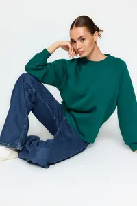 TRENDYOLMİLLA Emerald Green relaxed/Rahat Pattern Basic Raglan Sleeve Crew Neck Knitting Sweatshirt - Image 3