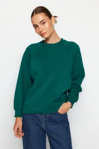 TRENDYOLMİLLA Emerald Green relaxed/Rahat Pattern Basic Raglan Sleeve Crew Neck Knitting Sweatshirt - Image 5