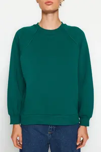 TRENDYOLMİLLA Emerald Green relaxed/Rahat Pattern Basic Raglan Sleeve Crew Neck Knitting Sweatshirt - Image 6