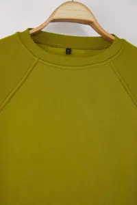 TRENDYOLMİLLA Oil Green relaxed/Rahat Pattern Basic Raglan Sleeve Crew Neck Knitting Sweatshirt - Image 6