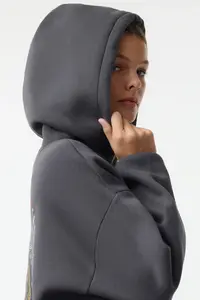 TRENDYOLMİLLA Anthracite Thick Fleece Inside Hooded Printed Oversized/Wide Pattern Knitting Sweatshirt - Image 3