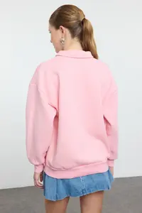 TRENDYOLMİLLA Light Pink Shirt Collar Embroidered Regular Fit Thick Fleece Inside Knitting Sweatshirt - Image 5