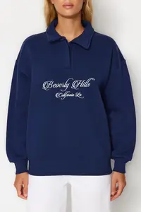 TRENDYOLMİLLA Navy Blue Shirt Collar Embroidered Regular Fit Thick Fleece Inside Knitting Sweatshirt - Image 5