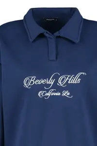 TRENDYOLMİLLA Navy Blue Shirt Collar Embroidered Regular Fit Thick Fleece Inside Knitting Sweatshirt - Image 9