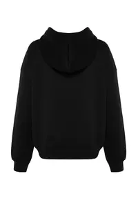 TRENDYOLMİLLA Black Oversized/Comfortable Cut Basic Hooded Thick Fleece Lined Knitting Sweatshirt - Image 8