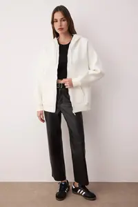 TRENDYOLMİLLA Ecru Oversized/Comfortable Cut Zippered Thick Fleece Lined Knitting Sweatshirt